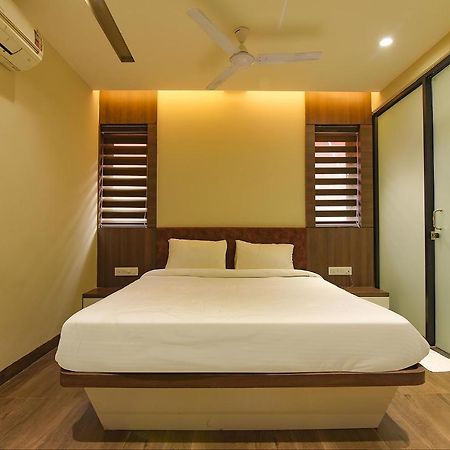 Fabhotel Eros 282 - Nr Sreebhumi Liluāh Exterior photo
